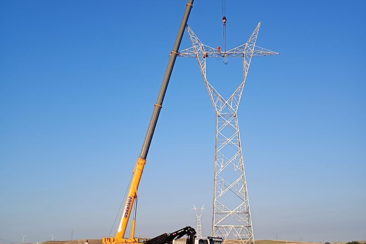 Garoc avanza en la construcción de una nueva línea aérea de 220 kV en Burgos